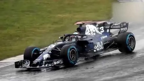 2018F1赛车正赛谁是最强车手？（全面介绍赛车手的技术和步骤）-第2张图片-www.211178.com_果博福布斯